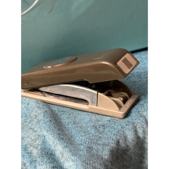 Stampin' Up! Decorative scallop Label Punch - Picture 3 of 4